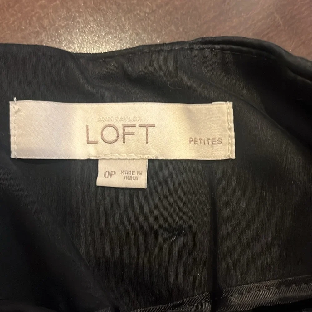 Ann Taylor Loft Petites Black Pencil Skirt w/ Back Slit & Side Seams Size 0P - Picture 6 of 8
